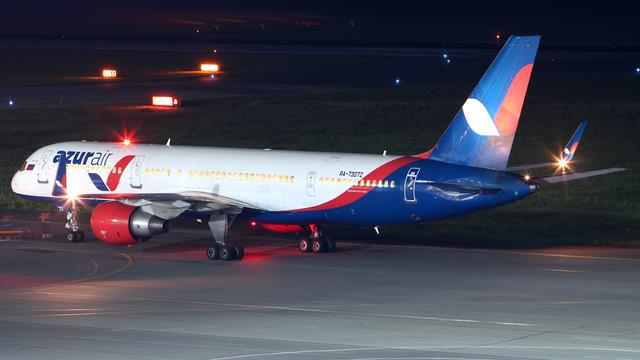 RA-73072:Boeing 757-200:Azur Air